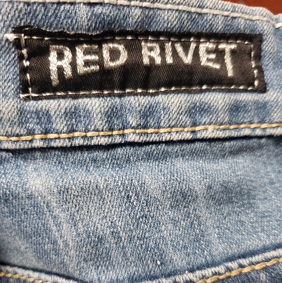 Womens Red Rivet Capri 18W - Picture 5 of 7